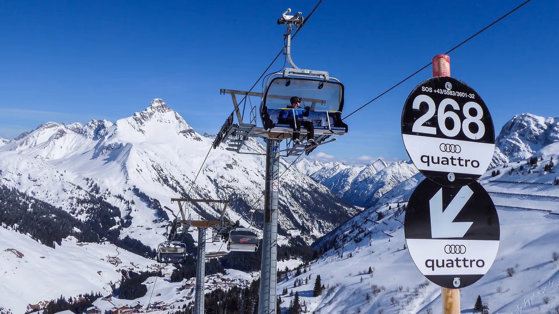 Ski slope markings for black slopes on the Ski Arlberg, Warth