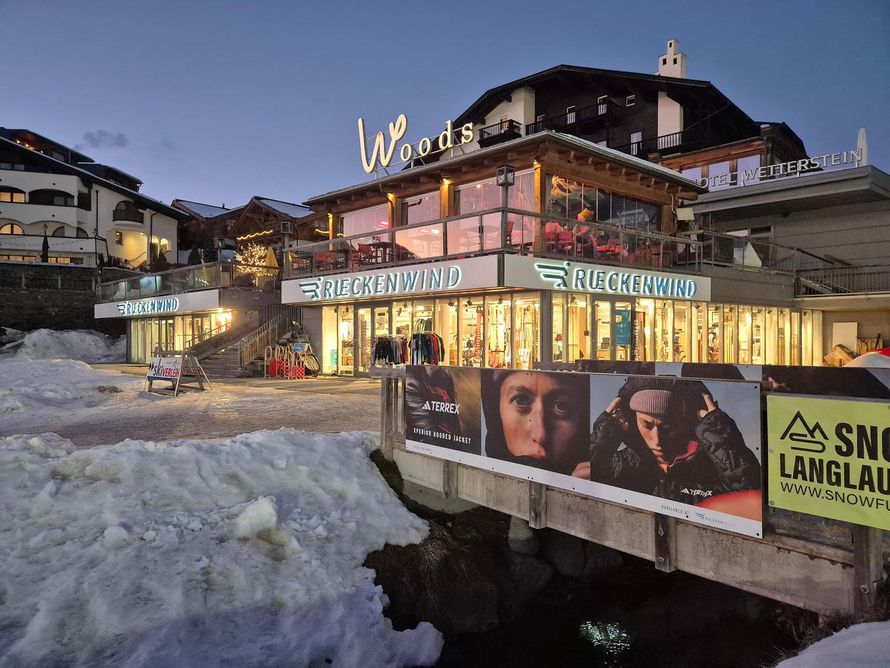 Terrex Plakat mit Winter Kollektion 2024/25