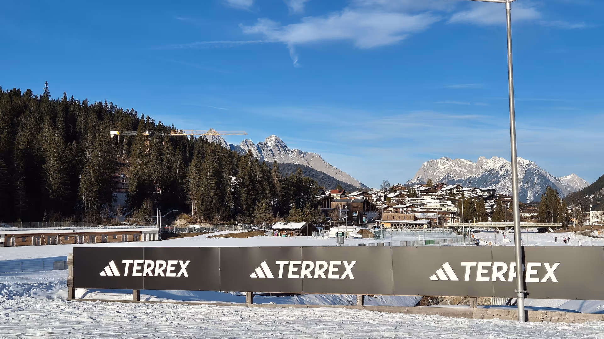 Terrex XXXL Bandenwerbung 2024/25