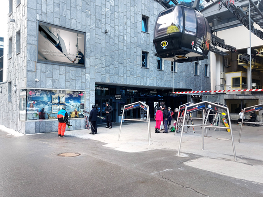 Digital Out-of-Home - Elevion brand on an LED video wall in the Ischgl ski resort