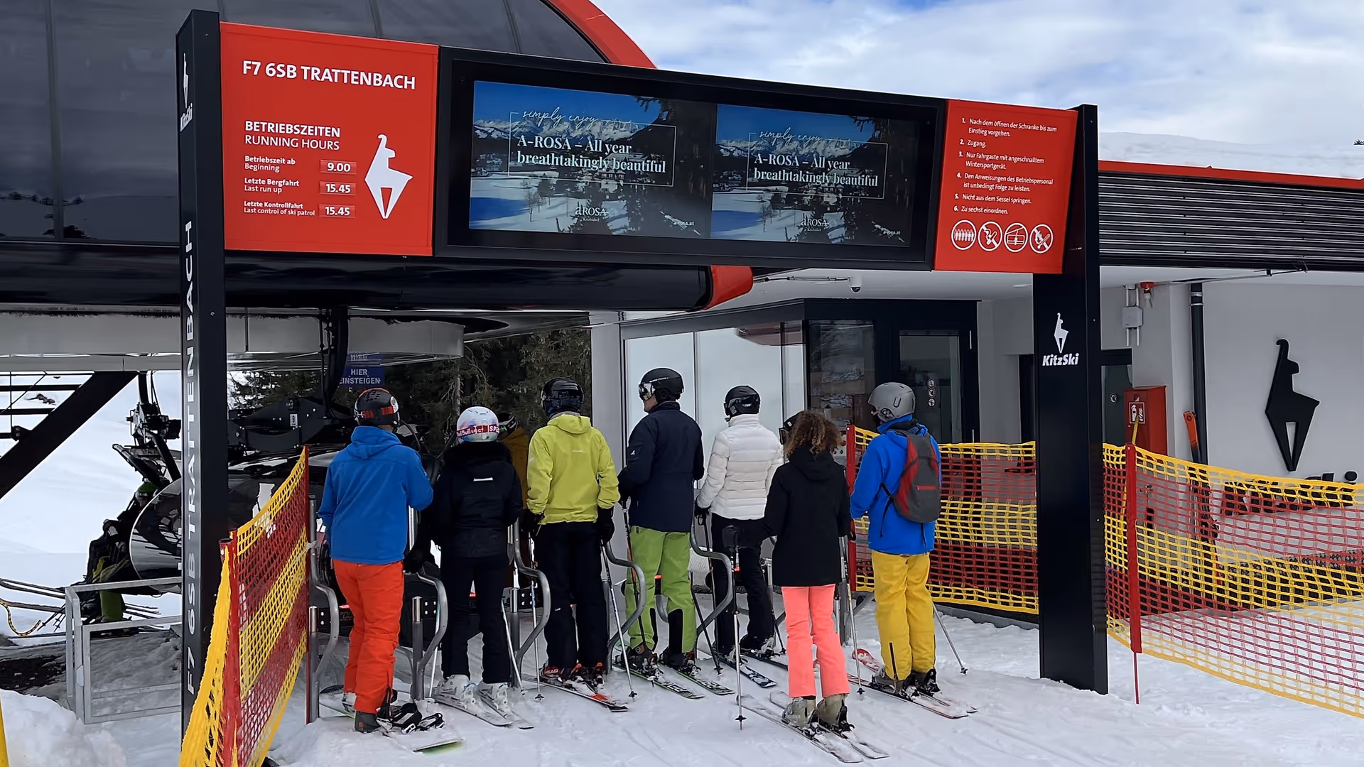 DOOH A-Rosa auf einem Digital Signage Banner System im Skigebiet KitzSki, Kitzbühel