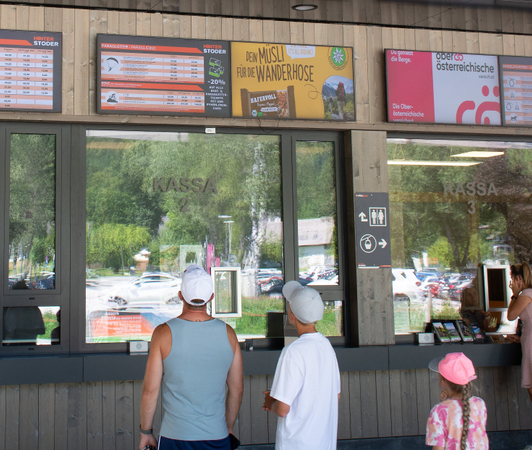 Digital Out-of-Home Werbung auf den Kassenbildschirmen im Skigebiet Hinterstoder