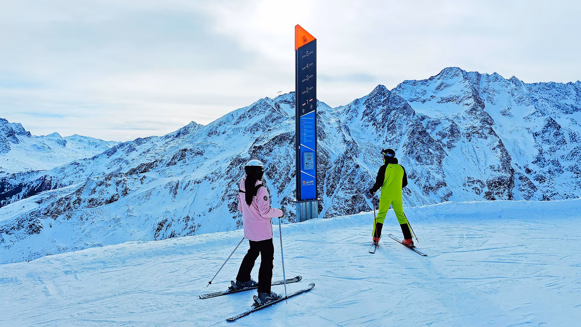 Freeride Tower am Einstieg ins freie Gelände im Skigebiet Sölden