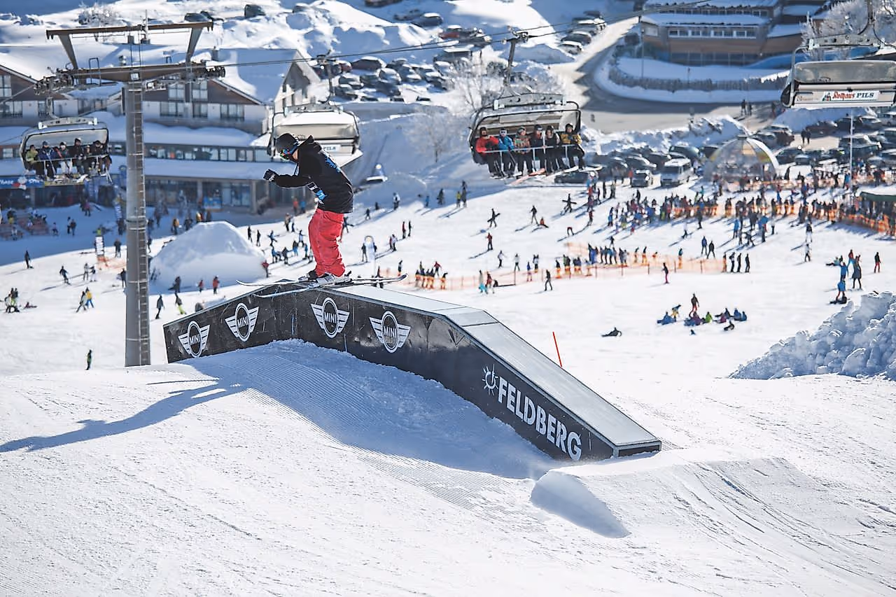 Reach young target group with exclusive Funpark branding