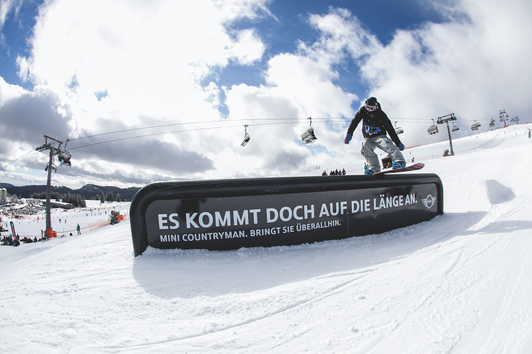 Funpark Branding mit der Marke Mini in den Alpen