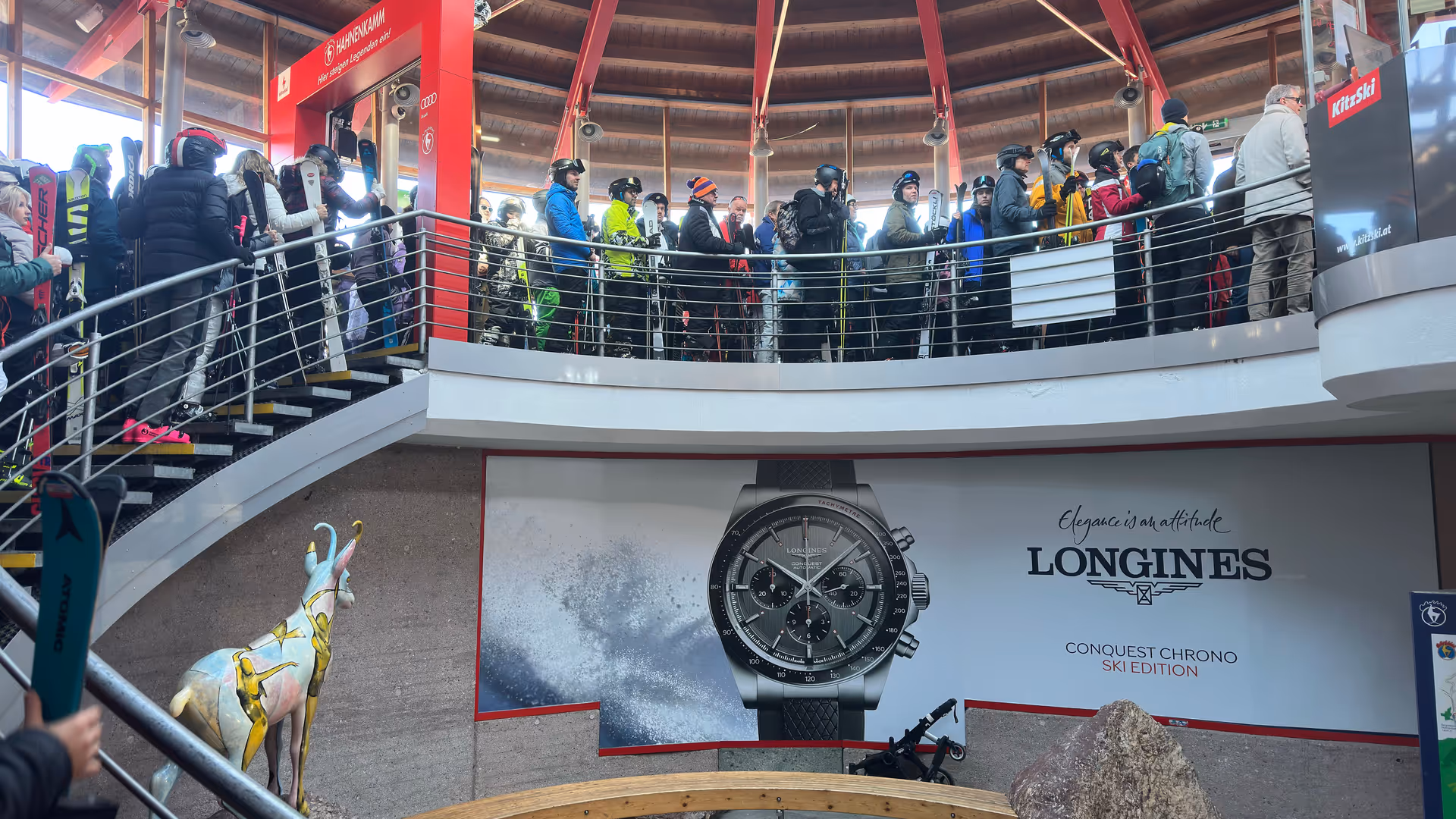  Longines Megaboard trifft internationales Publikum bei der stark frequentierten Hahnenkammbahn