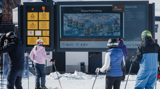 Panorama-Infoanlage als LED Videowall am Ski Arlberg, St. Anton