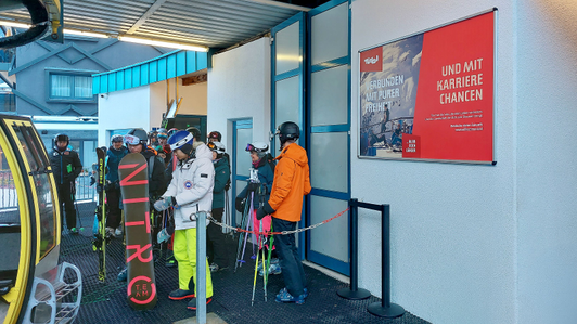 4 Bogen Plakat mit Tirol Werbung-Sujet im Skigebiet See im Paznaun