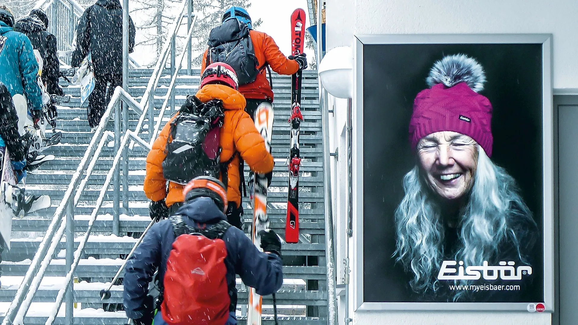2 Bogen Plakat mit Eisbär-Sujet im Skigebiet Ischgl