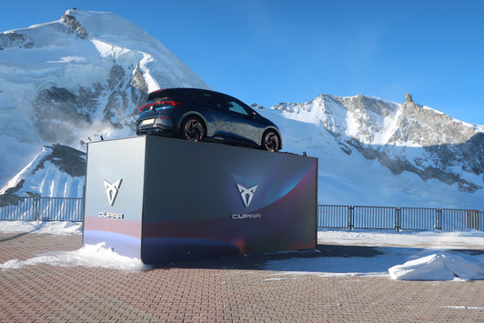 Projekt Spezialumsetzung Cupra mit Fahrzeugplatzierung im Schweizer Skigebiet