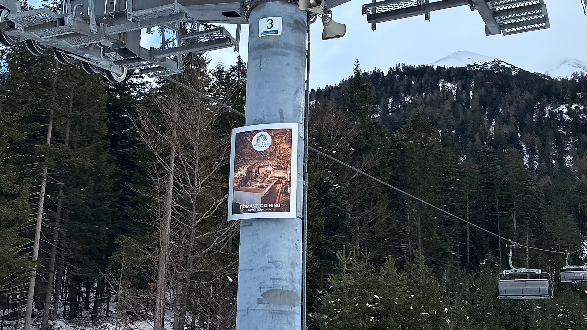 “Time for Tradition” visual by Hotel Klosterbräu as megaboard on lift tower in Seefeld